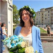 Neolaureata in Management for Business and Economics (corso in lingua inglese), offre lezioni di inglese per adulti e bambini.